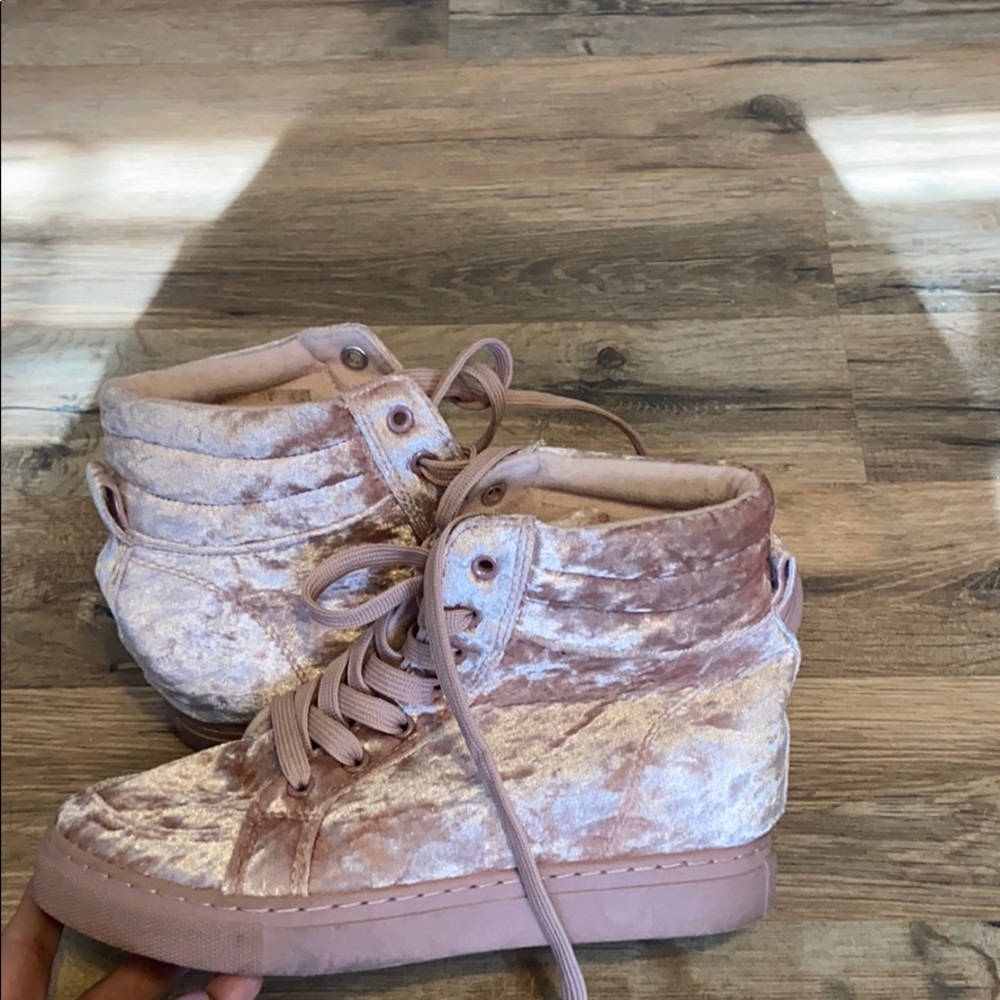 Pink heel boots